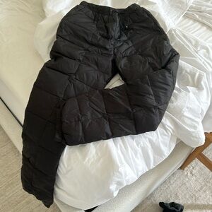 Women’s down pants with adjustable waist and two front zipper pockets